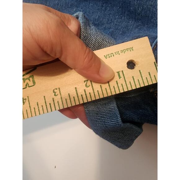 Forever 21 Button Fly Denim Shorts, Size 29, 2" inseam - Picture 4 of 6